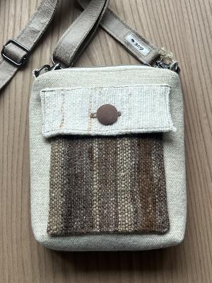 "Flickenwerk I mit Tasche" - BRAUN-BEIGE (Handgewebte Schafwolle)